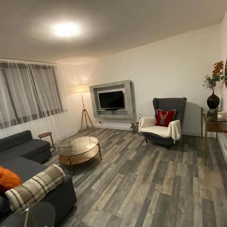 Vila Hollemeadow Bloxwich Exteriér fotografie