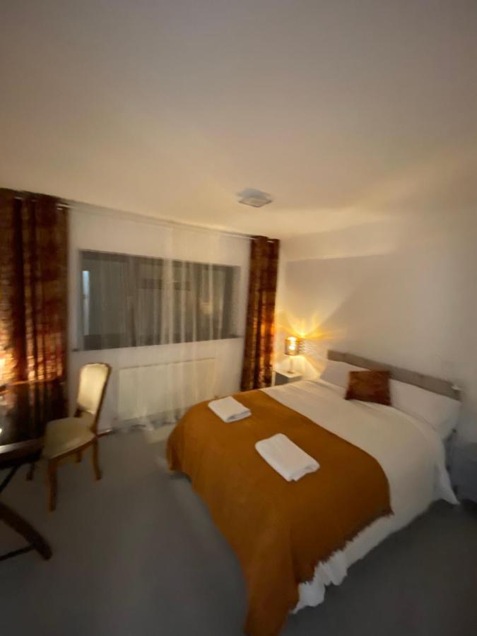Vila Hollemeadow Bloxwich Exteriér fotografie