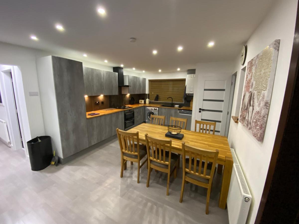 Vila Hollemeadow Bloxwich Exteriér fotografie