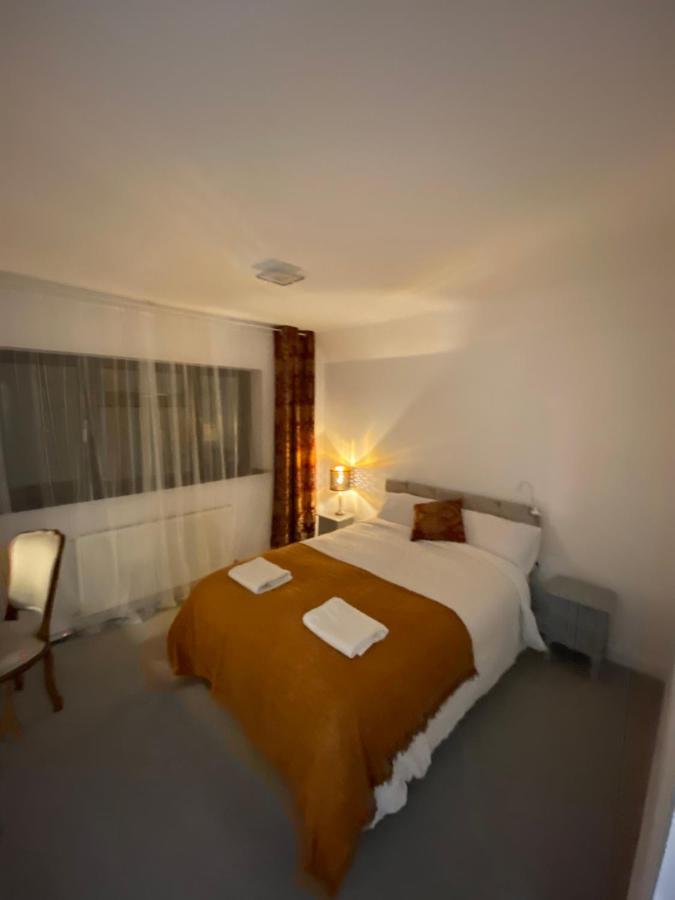 Vila Hollemeadow Bloxwich Exteriér fotografie